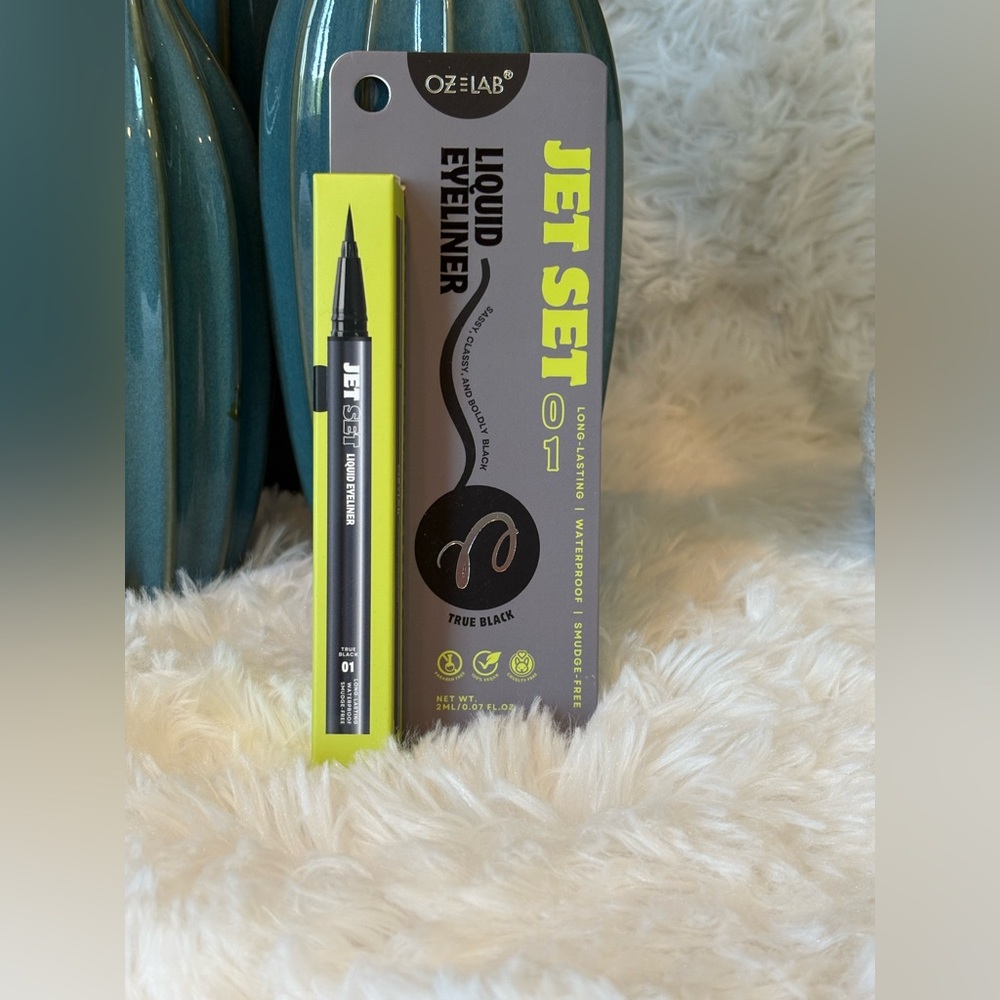 OZ 'Lab Jet Set Liquid Eyeliner in True Black